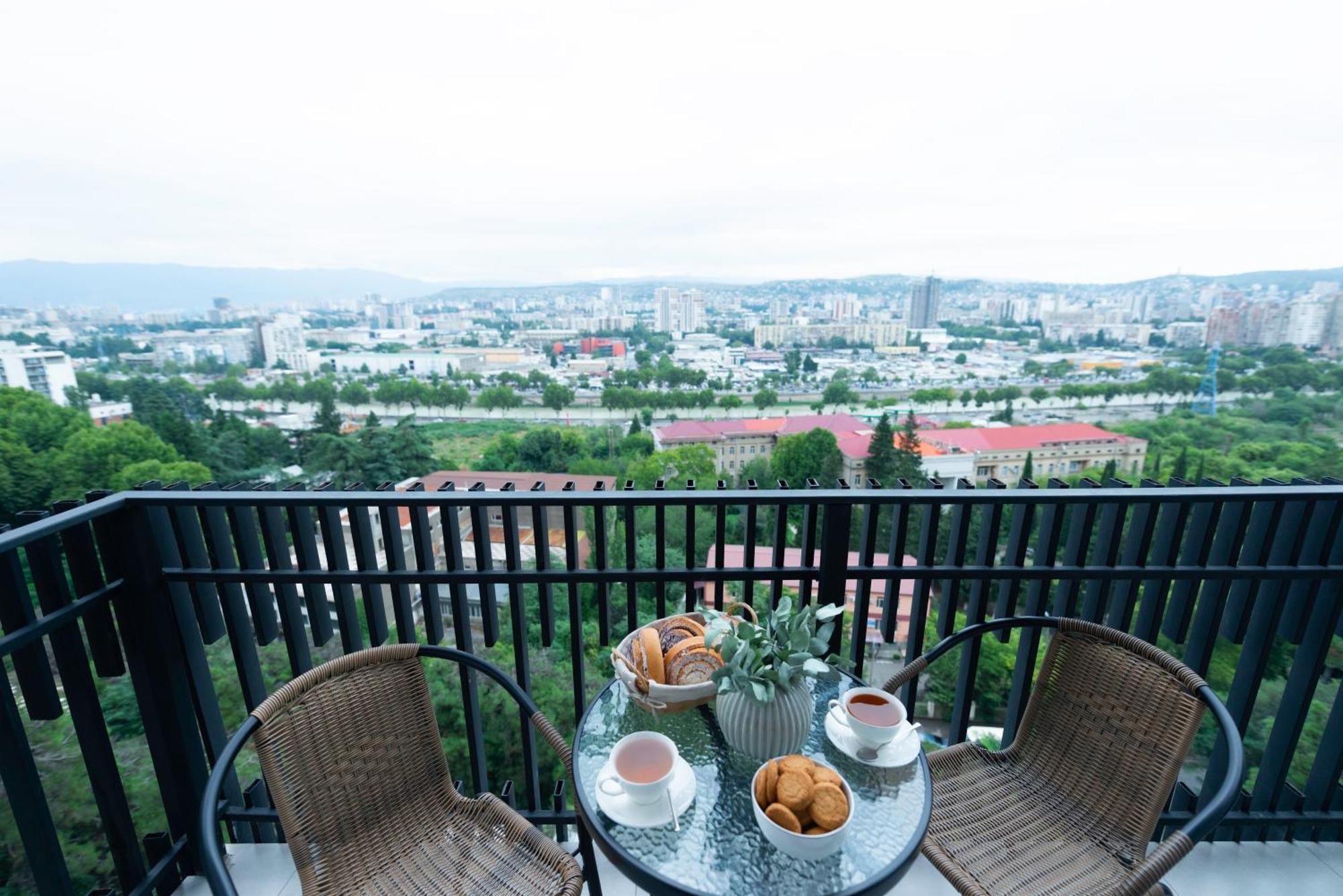 Luxury Inn Grand Residences Tbilisi Exterior photo